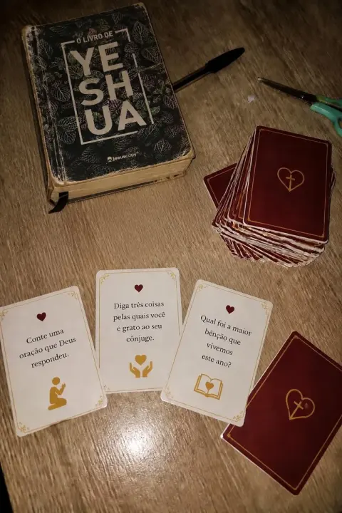 Cartas “Pergunte ao seu Cônjuge” em uso